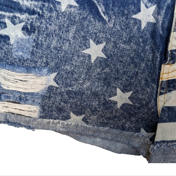 Forever 21 American Flag Distressed Denim Shorts Size 30 🇺🇸💙 - Picture 6 of 8